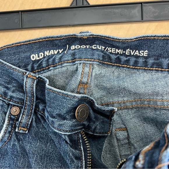 Old Navy Boot Cut Semi-evase jeans - Picture 4 of 4